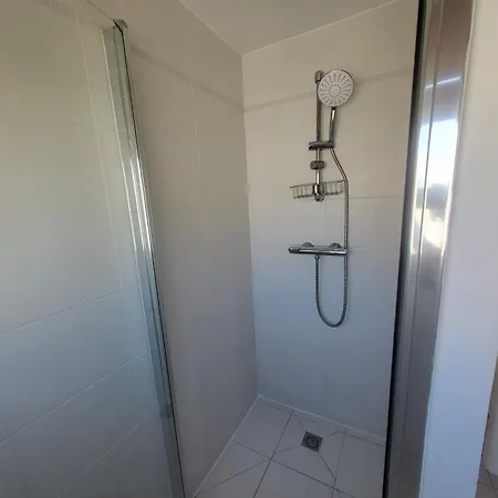 White Pearl Apartment *