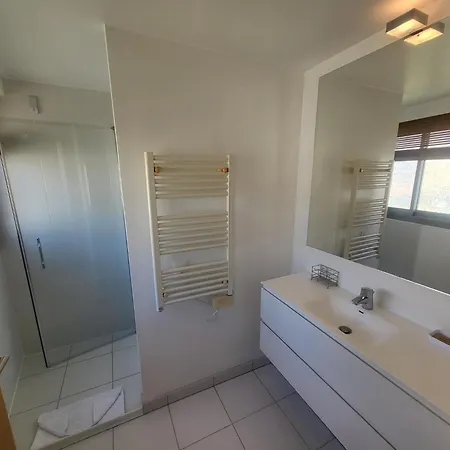 Apartment White Pearl