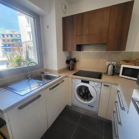 Apartment White Pearl